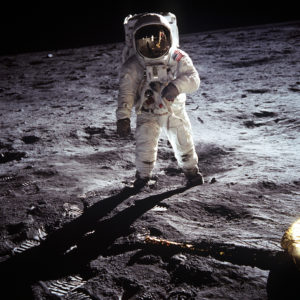 NASA опублікувала колекцію фотографій, зроблених астронавтами програми Аполлон.