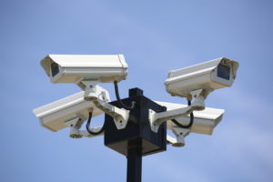 “Розумна” відеосистема розпізнає зброю в режимі реального часу