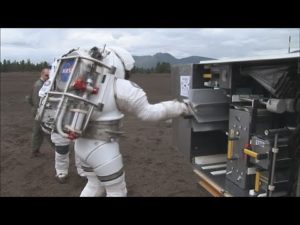 У павільйонах і в пустелі: як NASA готує місячних астронавтів-геологів